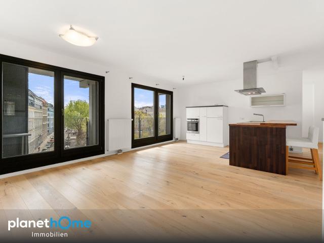 AM HUNDSTURM – Lichtdurchflutetes 2 Zimmer Loft mit großer Loggia & Parkblick