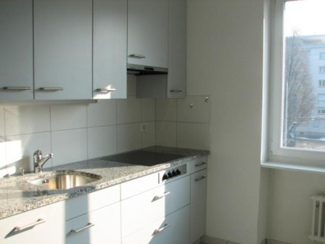 Am neu gestalteten Karl Barth Platz