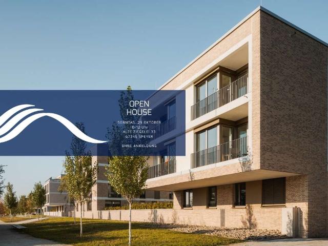 Am Park wohnen, bestens angebunden: Großzügige 4 Zimmer Wohnung am Rhein
