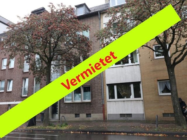 AM RANDE DES BISMARCKVIERTELS – Charmante 2,5 ZI Whg. mit Balkon und Einbauküche