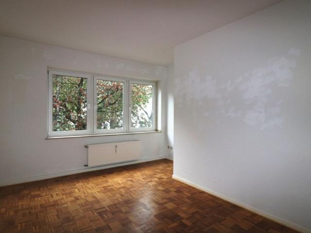 AM RANDE DES BISMARCKVIERTELS – Charmante 2,5 ZI Whg. mit Balkon und Einbauküche