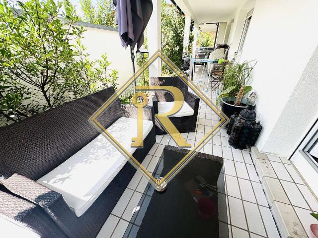 Am Salinenpark fast Neuwertige 4 Zimmer Wohneinheit im Erdgeschoss mit Garage und Stellplatz