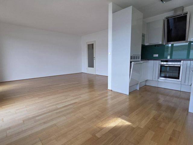 Am Sonnenhang Moderne 3 Zimmer Wohnung in Anthering mit zwei großzügigen Tiefgaragenplätze