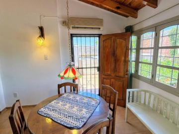 Amoblado. Departamento 100 M2. Dos Dorm, Comedor, Cocina, Living. Serv. Incluidos. Sin Expensas. Cochera Y Terraza
