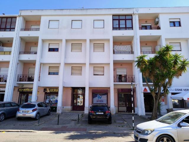 Amora, T4 totalmente remodelado O Espaço que a Sua Família Merece