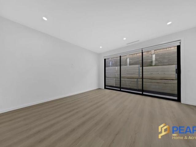 Amazing modern upgraded house!