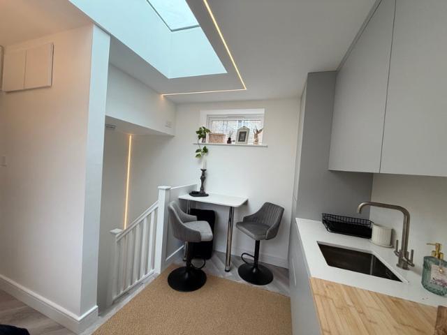 Amazing One Bed Duplex All bills included
