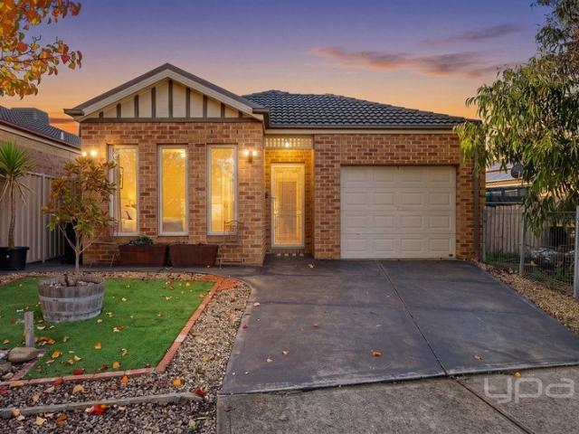 AMAZING OPPORTUNITY IN BROOKFIELD!