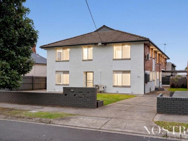 Amazing Opportunity 5 x Units, Close to every Essendon Amenity, live in, invest or redevelop STCA