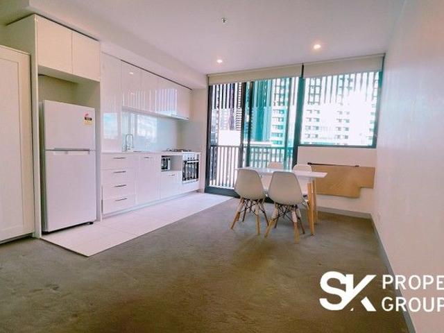Amazing city view with unbeatable location  Move in now into CBD