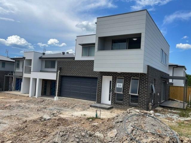 Amazing Double Storey Townhouse in Riverstone