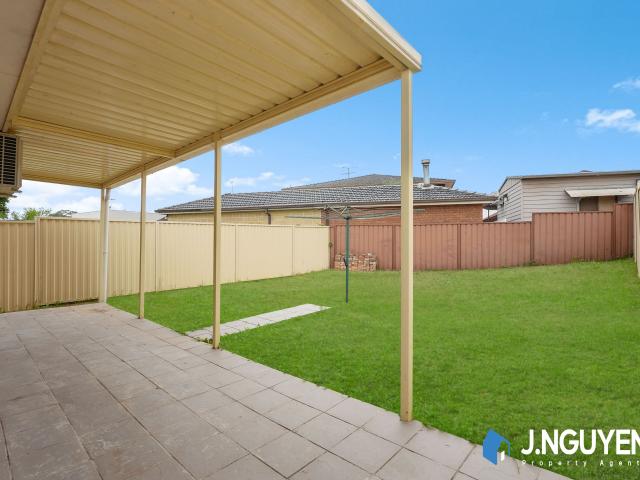 Amazing First Home or Downsizing Opportunity Single Storey Duplex on 369m2