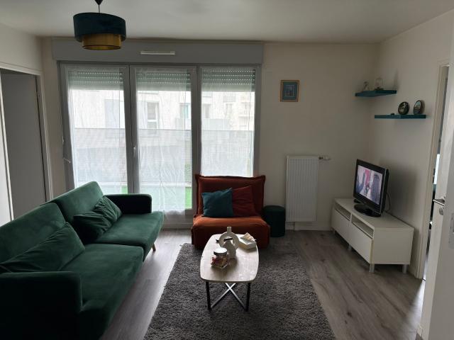 Apartment in a pleasant neighborhood very quiet residence 3 min walk from the train station