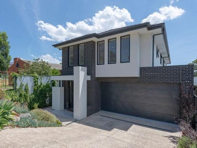 Amazing house with a pool in Magill