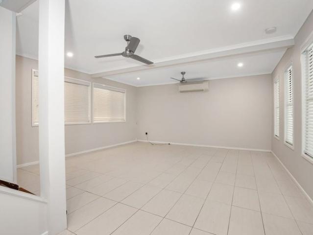 APPLICATION APPROVED: AMAZING KITCHEN WITH 2 OVENS!
