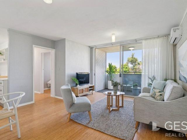 AMAZING LOCATION AND LOW MAINTENANCE