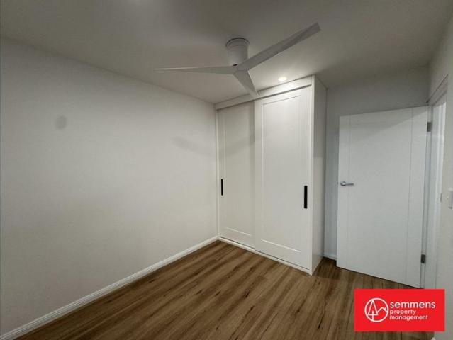 AMAZING LOCATION BEAUTIFULLY RENOVATED LIGHT BRIGHT 2 BEDROOM UNIT PRIVATE GARDEN