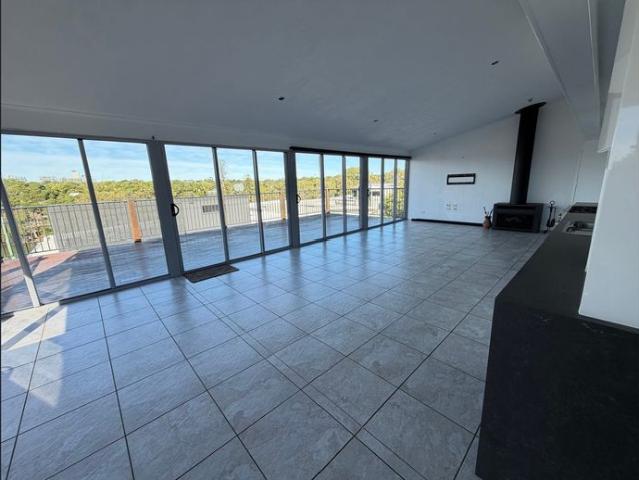 Amazing Location in Moffat/Dicky Beach 6 Bedrooms, 3 Kitchens,5 Bathrooms over 3 Levels