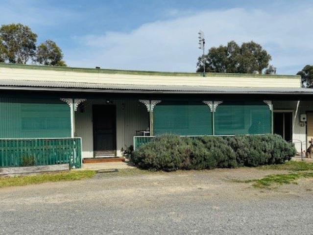 AMAZING LOCATION SOLID, EASY MAINTENANCE, PERFECT!