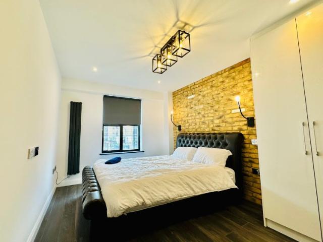 Amazing Two Bedroom Apartment to Let in Mile End