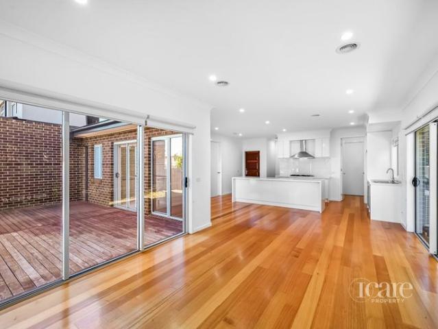 Amazing Townhouse in Burwood