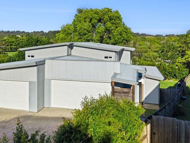 Amazing Value Elevated Duplex Living in Burnside REF#4504