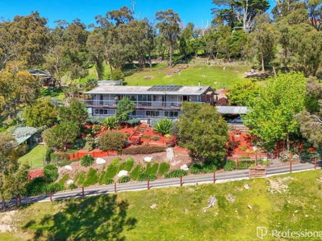 AMAZING VIEWS, SPACE & VERSATILITY ON 2.5 ACRES