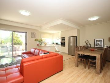 AMAZING VILLA STYLE TWO BEDROOM APARTMENT!