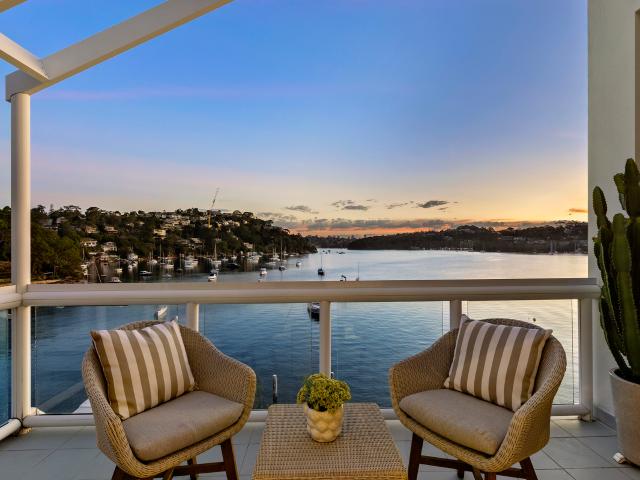 Amazing Waterfront Lifestyle!