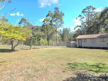 House for sale in Coomba Park - Garden