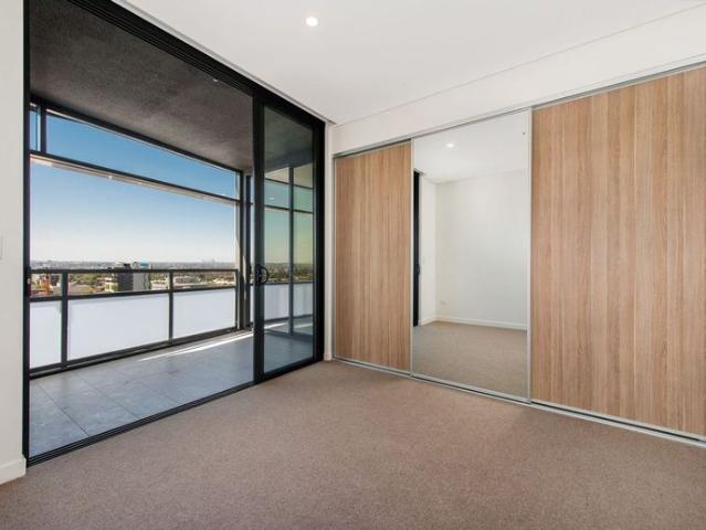 Amazing 1 bedroom apartment located in the heart of Burwood