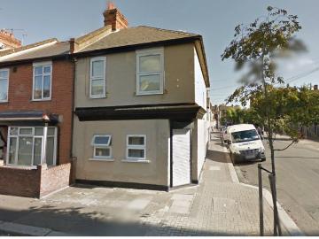 Amazing 2/3 bedroom flat in Brentford