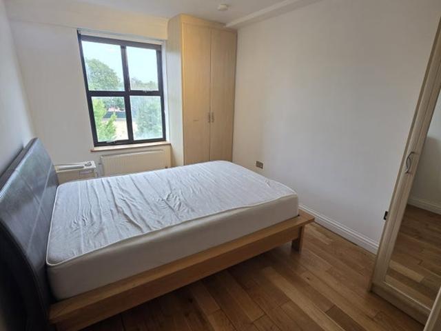 Amazing 2 * 2 Bed Flat Available Asap. Must See!