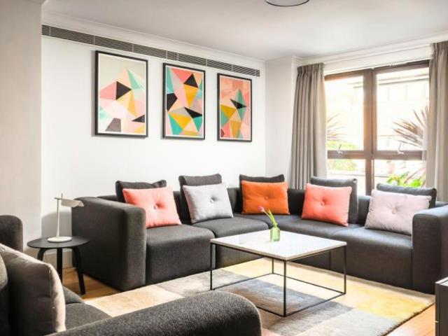 Amazing 2 bedroom apartment in Kensington Has an Apartment