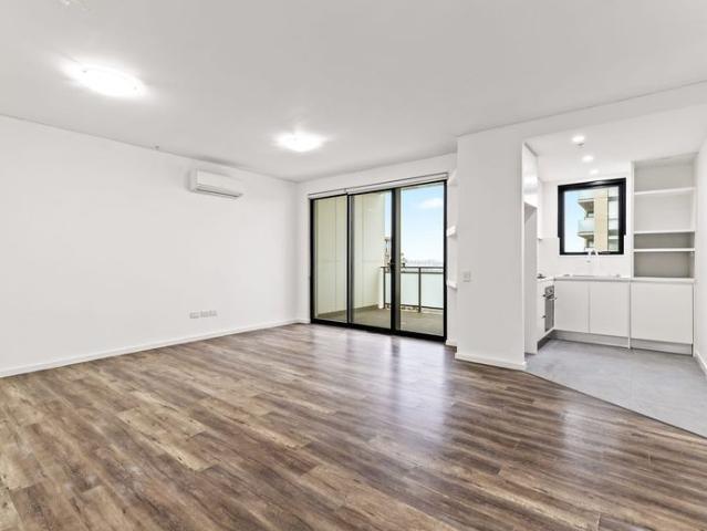 Amazing 2 Bedroom Apartment with City View For Lease In The Heart of Burwood