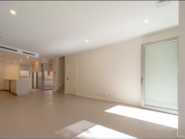 AMAZING 3x2x2 FAMILY HOME IN WEST LEEDERVILLE