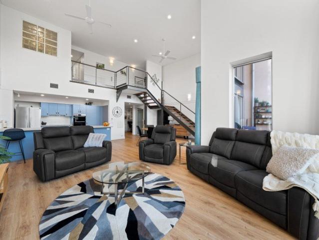 Amazing 3 Bed Loft Style Apartment with Internal Lift + 2 Car Parks!