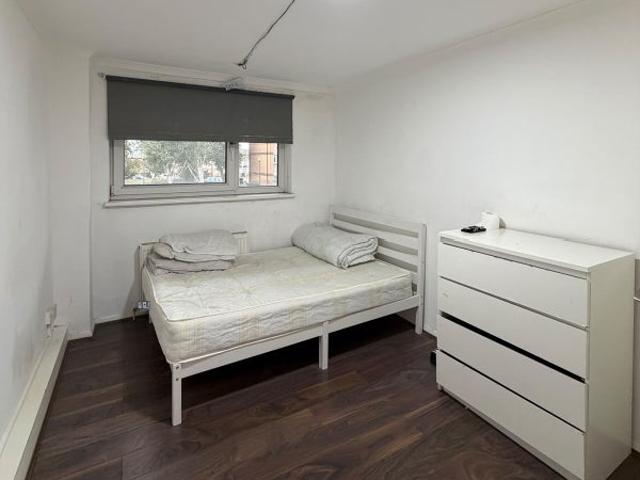 Amazing 3 Bedroom Flat in Canning Town E16