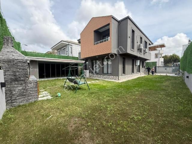 Amaç'tan Villa Bölgesi Bulvara Yakın 5+2 Kış Bahçeli Lüks Villa