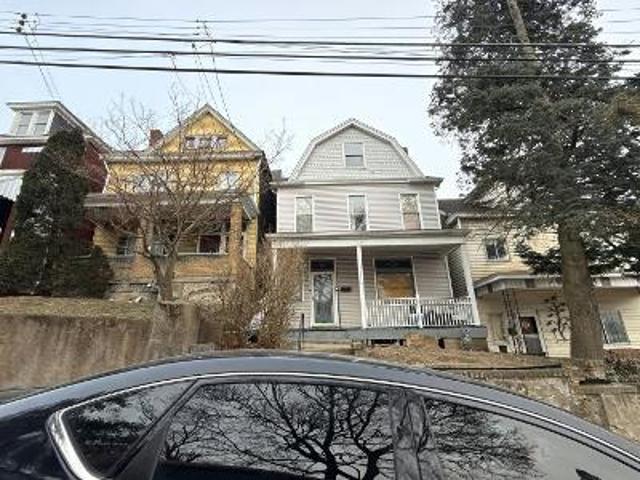 Amanda Ave