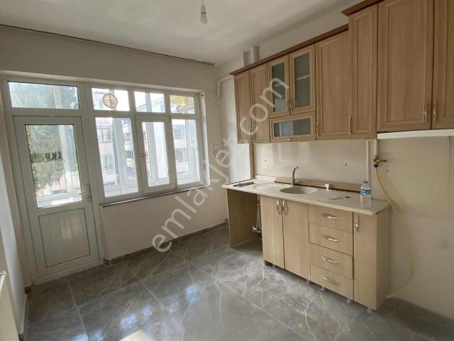 Amasya Hızırpaşa Mah. İstasyon Cad.kiralık 3+1 Daire
