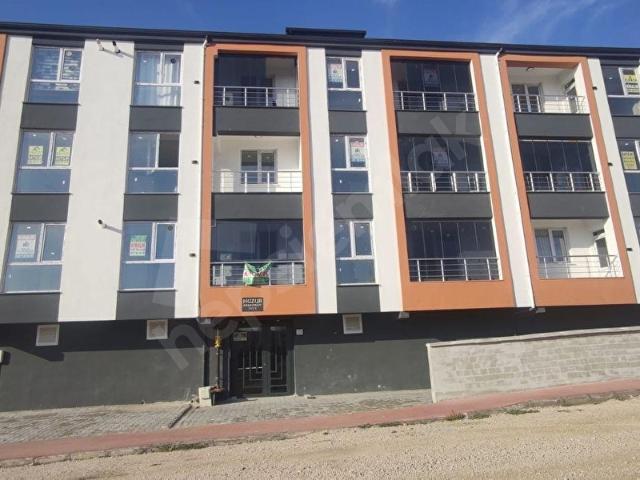 AMASYA MERZİFON ENZADE EMLAKTAN SATILIKKİRALIK 1+1 DAİRE