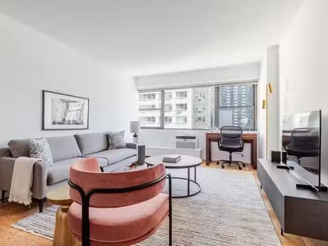 Ambassador East, 330 East 46th St, Midtown East 1 Bedroom.