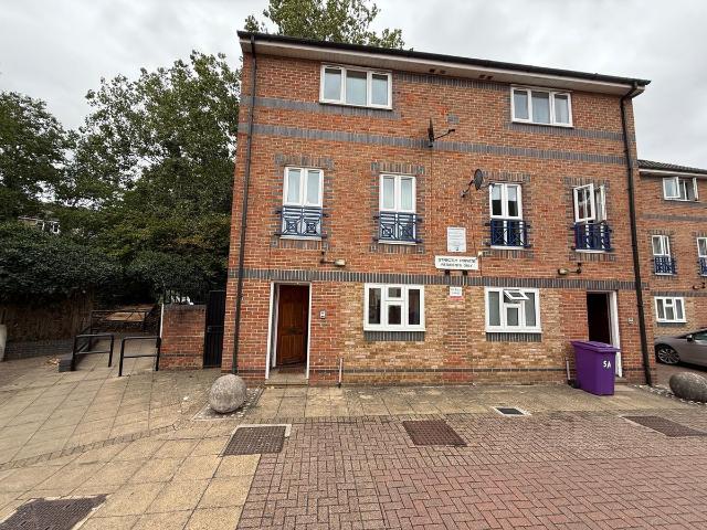 Ambassador Square, Canary Wharf, London, London E14, 6 bed terraced house to rent, £4,797 pcm | PrimeLocation