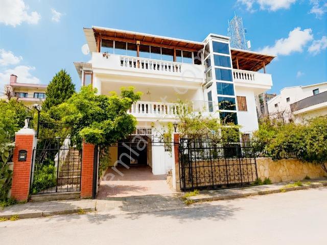 Ambarcı'dan Korutürkte,geniş Kullanımlı Satılık Villa