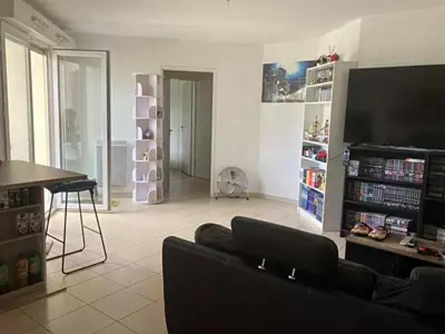 Ambarès et Lagrave 33440 Achat / Vente appartement 2 pièces t2 au dernier étage parking