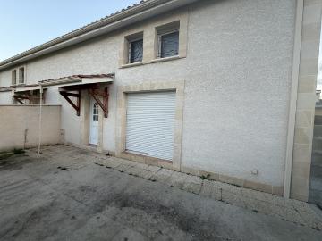Ambarès et Lagrave Maison 2 chambres avec terrasse sans vis à vis et parking Proche bus