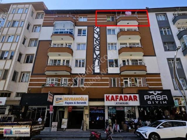 Ambaryolunda Asansörlü Binada Kiralık Bakımlı Geniş 2+1 Daire