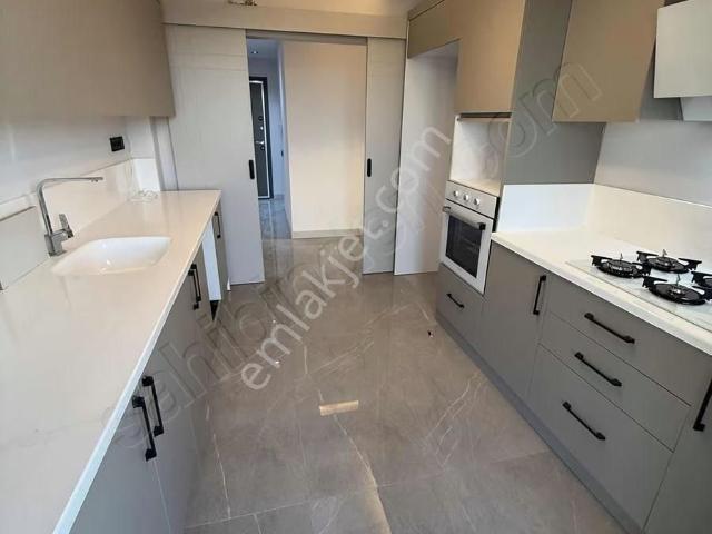 Şambayadıda Site İçerisinde Güney Cephe Sıfır Satılık 3+1 Daire