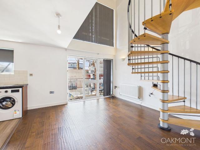 Amber Court, High Street, Romford RM1, 2 bed flat to rent, £1,800 pcm | PrimeLocation